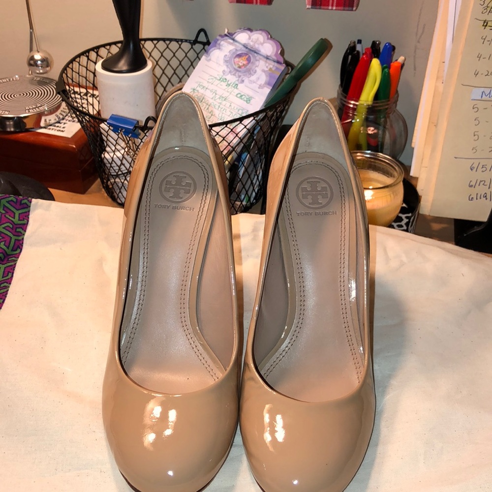 Nude wedge heel